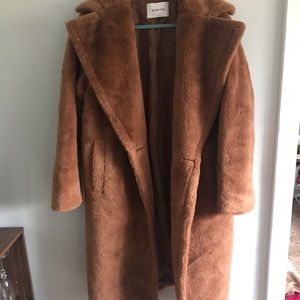 Aritzia Babaton Teddy Coat in dark brulee